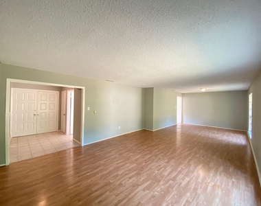 410 Cordell Drive - Photo Thumbnail 3