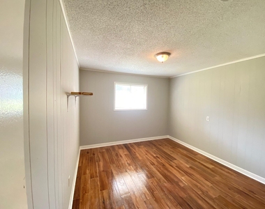410 Cordell Drive - Photo Thumbnail 24