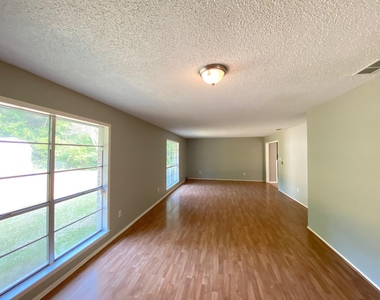 410 Cordell Drive - Photo Thumbnail 5