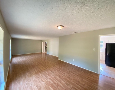 410 Cordell Drive - Photo Thumbnail 4