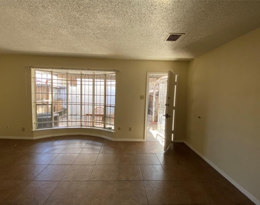 8470 Leawood Boulevard - Photo Thumbnail 5