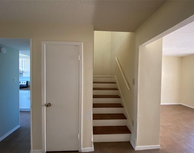 8470 Leawood Boulevard - Photo Thumbnail 10