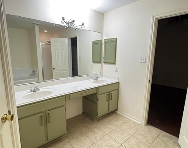 19538 Narcissus Brook Lane - Photo Thumbnail 16