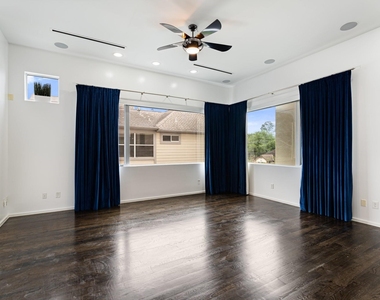 1728 Michigan Street - Photo Thumbnail 2