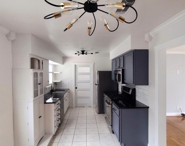 10510 Sierra Drive - Photo Thumbnail 4