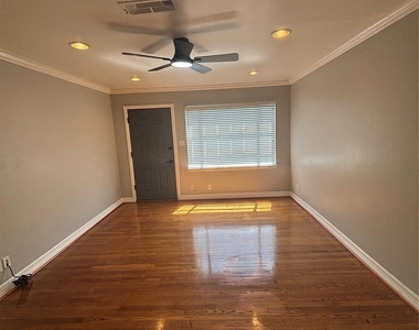 10510 Sierra Drive - Photo Thumbnail 2