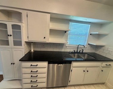 10510 Sierra Drive - Photo Thumbnail 6