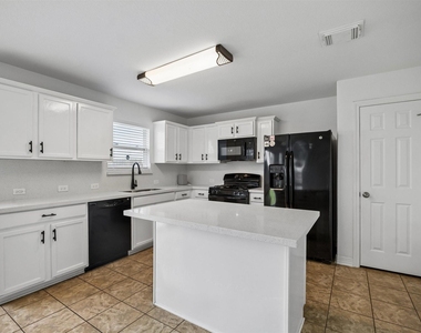13926 Tinsley Court - Photo Thumbnail 5