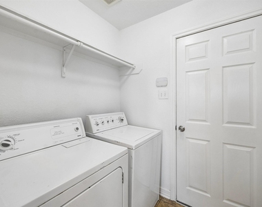 13926 Tinsley Court - Photo Thumbnail 12