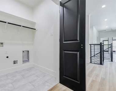 7115 England Street - Photo Thumbnail 15