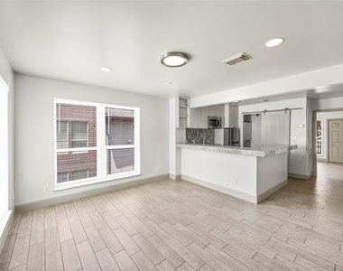 1710 Maryland Street - Photo Thumbnail 3