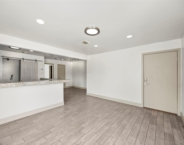1710 Maryland Street - Photo Thumbnail 4