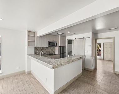 1710 Maryland Street - Photo Thumbnail 5