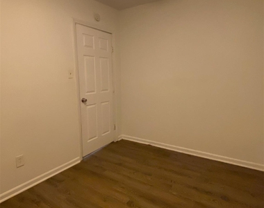 5523 Avenue O 1/2 - Photo Thumbnail 6