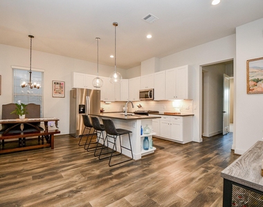 5710 White Magnolia Street - Photo Thumbnail 11