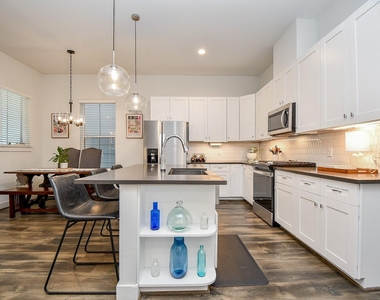 5710 White Magnolia Street - Photo Thumbnail 14