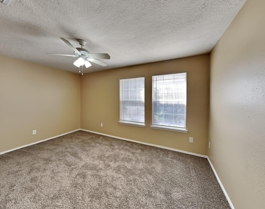 1515 Glasholm Drive - Photo Thumbnail 11