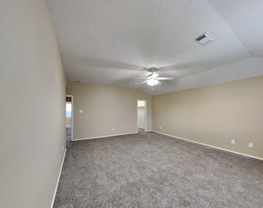 1515 Glasholm Drive - Photo Thumbnail 6