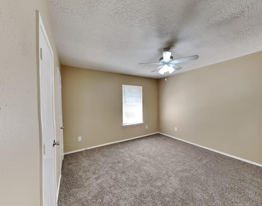 1515 Glasholm Drive - Photo Thumbnail 13