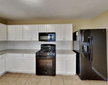1515 Glasholm Drive - Photo Thumbnail 5