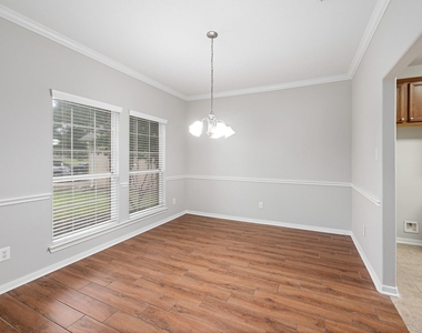 6118 Pine Lakes Drive - Photo Thumbnail 3