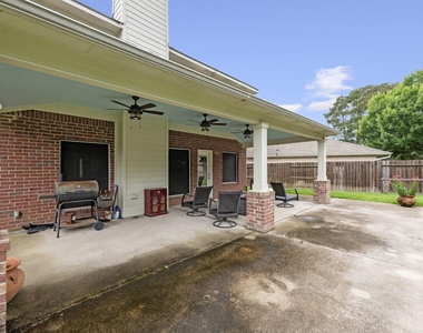 6118 Pine Lakes Drive - Photo Thumbnail 26