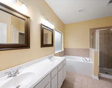 6118 Pine Lakes Drive - Photo Thumbnail 16