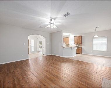 6118 Pine Lakes Drive - Photo Thumbnail 12