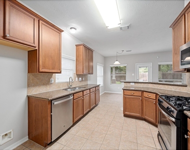 6118 Pine Lakes Drive - Photo Thumbnail 4