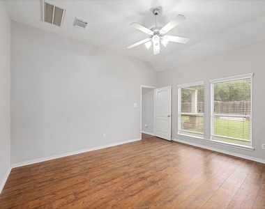 6118 Pine Lakes Drive - Photo Thumbnail 15