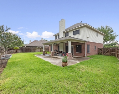 6118 Pine Lakes Drive - Photo Thumbnail 27