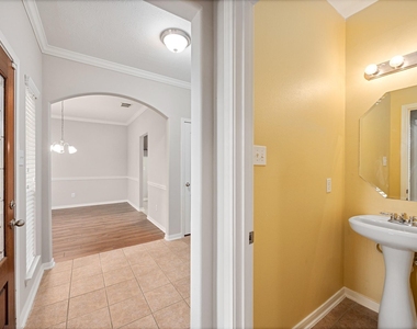 6118 Pine Lakes Drive - Photo Thumbnail 10