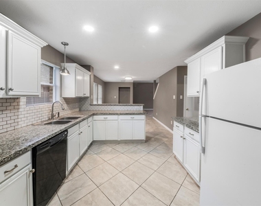6803 Highwind Bend Lane - Photo Thumbnail 6