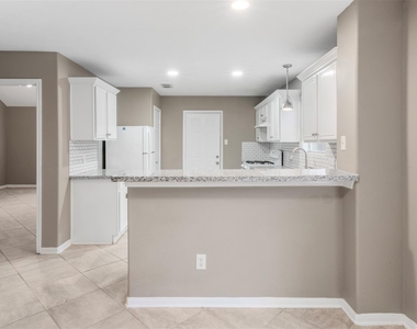 6803 Highwind Bend Lane - Photo Thumbnail 10