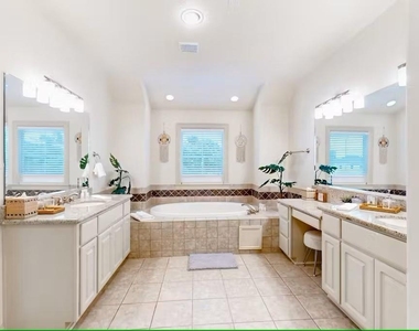 404 W 16th Street - Photo Thumbnail 22