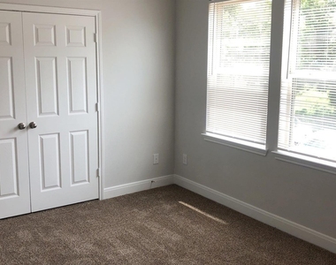 9218 Nyssa Avenue - Photo Thumbnail 7
