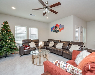 29623 Juniper Court - Photo Thumbnail 12
