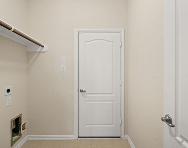 135 San Bernard Drive - Photo Thumbnail 22