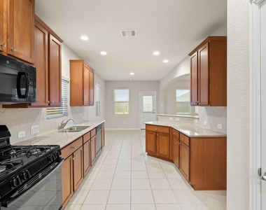 135 San Bernard Drive - Photo Thumbnail 7