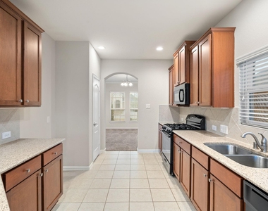 135 San Bernard Drive - Photo Thumbnail 9