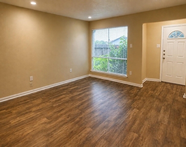 615 Cole Street - Photo Thumbnail 5