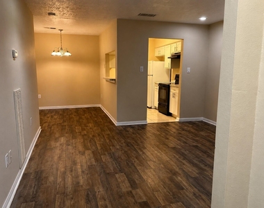 615 Cole Street - Photo Thumbnail 2