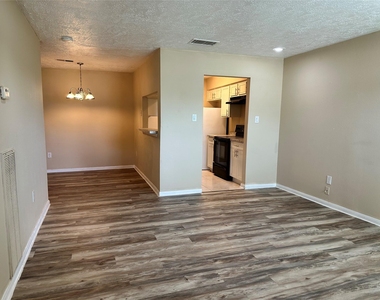 615 Cole Street - Photo Thumbnail 3