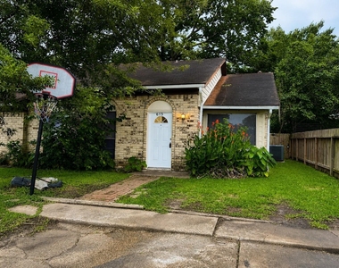 615 Cole Street - Photo Thumbnail 1