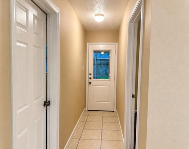 615 Cole Street - Photo Thumbnail 7