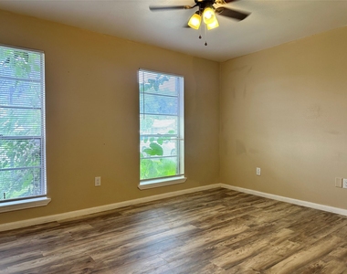 615 Cole Street - Photo Thumbnail 8