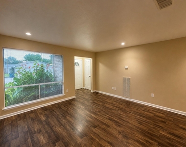 615 Cole Street - Photo Thumbnail 4