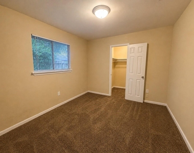 615 Cole Street - Photo Thumbnail 16