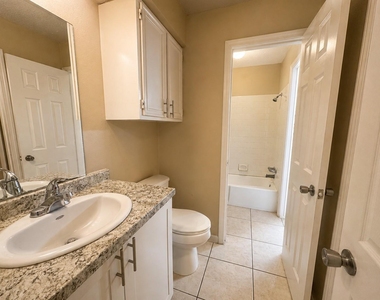 615 Cole Street - Photo Thumbnail 10