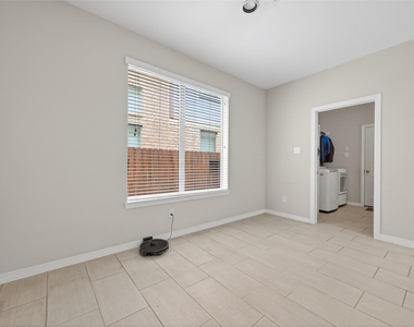 4114 Dover Harbor Lane - Photo Thumbnail 9